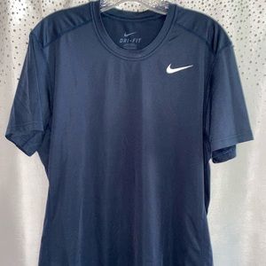 NIKE T-SHIRT